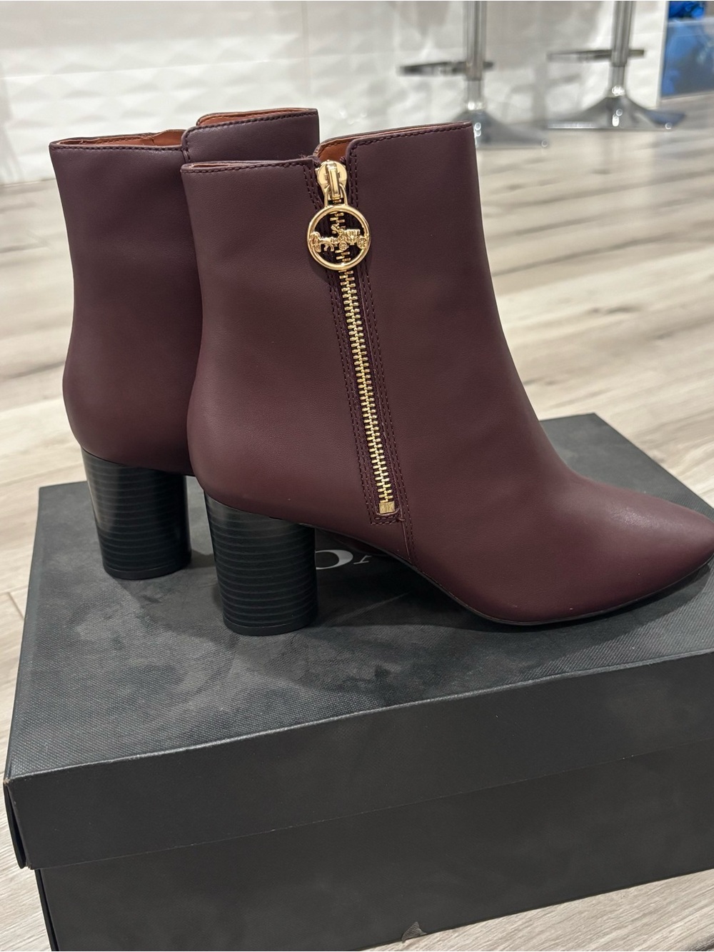 COACH Women Iris Red Burgundy Bootie Size 6.5